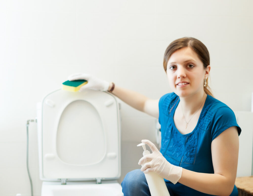 Astuce de Grand-Mère pour Déboucher les Toilettes