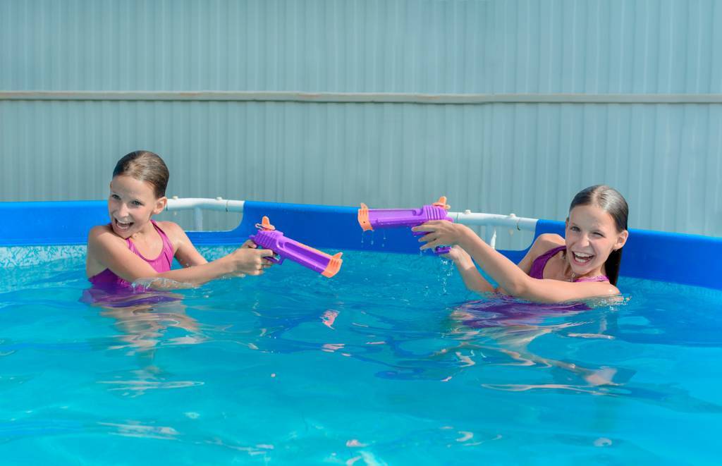 piscine hors-sol famille