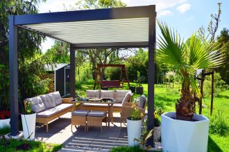 Pergola en 2026 : faut-il vraiment faire une déclaration en mairie ?
