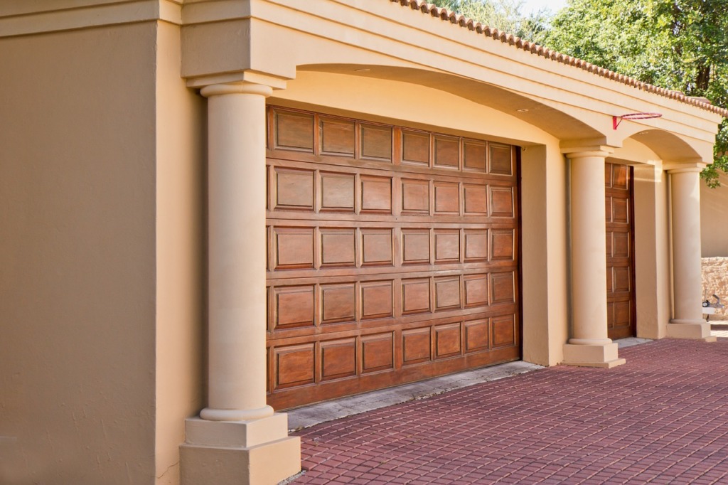 porte de garage farbriqué sur mesure