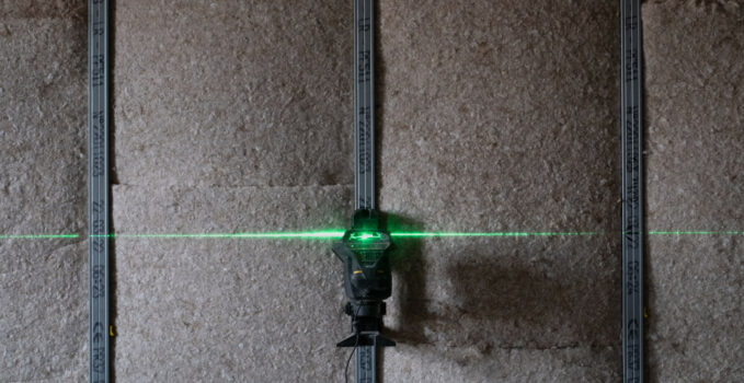Trouver l'outil de mesure idéal : le télémètre laser pour un gain de temps et d'économies